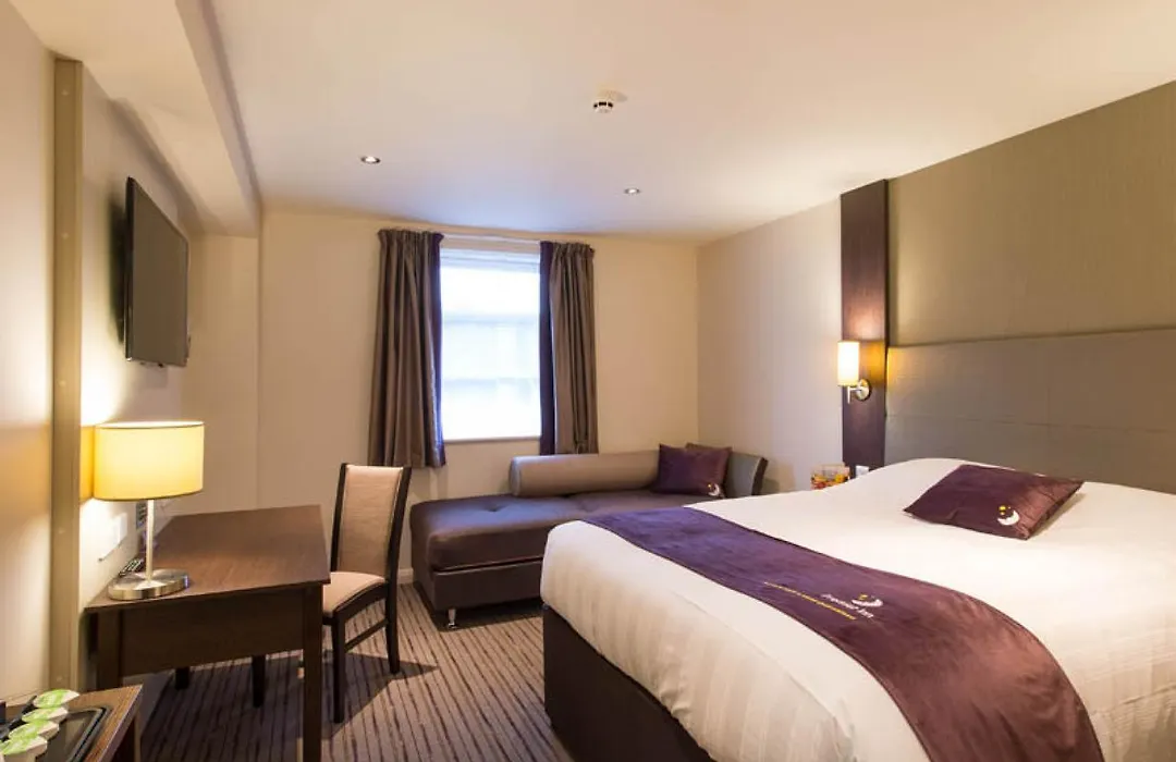 Premier Inn London Eltham-1